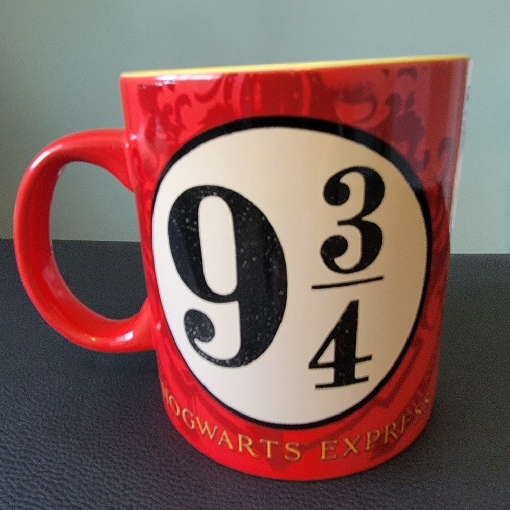Harry Potter 9 3/4 Hogwarts Express Mug 20 Oz Ceramic Microwave Dishwasher Safe